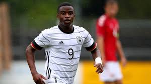 Maybe you would like to learn more about one of these? Youssoufa Moukoko Darum Verschwieg Der Dfb Sein Geburtsdatum Eurosport