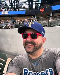 Tim Howell (@tmurrayhowell) • Instagram photos and videos