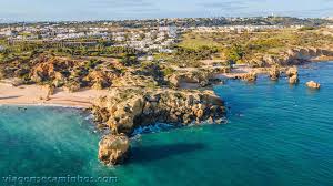 The whole walk is well worth it, but it was great to find castello at the end and the snack bar right on the beach. O Que Fazer Em Albufeira 28 Praias Dicas E Atracoes Viagens E Caminhos