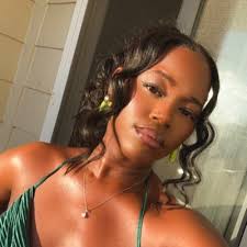 Maxine Shaw 🚺♒️ (@ReesyRenee)