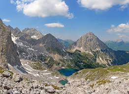 Juli Sonnenspitze Drachensee Und Coburger Hutte Wandern Tirol Wandern Tiroler Zugspitz Arena