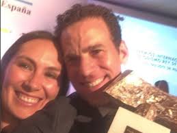 Carlos loret de mola de noticias televisa envia un mensaje de politica a todas las redes sociales para comunicar su personal punto de vista sobre la situacion actual en mexico. Ella Es Berenice Yaber La Esposa De Carlos Loret