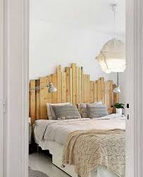 Ici, le blanc permet de mettre en valeur les éléments d'architecture de la pièce : Utiliser Le Bois Dans La Deco De La Chambre My Blog Deco