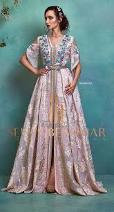 كوني أنيقة مثل أميرات بأفخم قفطان 2019 عصري مغربي أصيل Mon Projet Couture Moroccan Fashion Moroccan Dress Caftan Dress