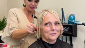 Isaac Mizrahi Live! True Denim Crop Pull On Straight Jean