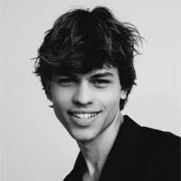 1100+ "Castelo" profiles