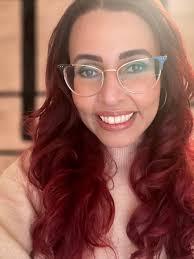 Julie Torres's Instagram, Twitter & Facebook