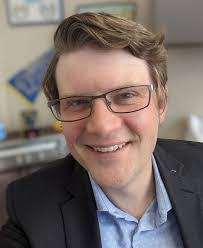 Damon Colvin's Instagram, Twitter & Facebook