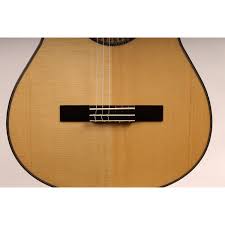 Antonio de Toledo AT-15S - إثارة الأوتار