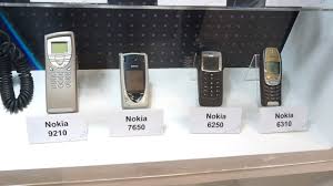 File:Nokia 9210, Nokia 7650, Nokia 6250 ...