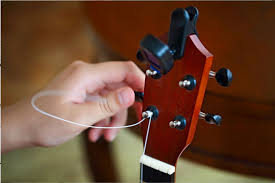 The best way to change the strings on your acoustic guitar🤘 you've never played guitar this consistently⭐ 4.9 rating from over 36k guitar students ️ discove. How To Change Guitar Strings The Best Way To Change Strings Pusha T