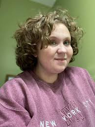 Hey everyone! My name is Kylie! I'm 32 years old and moved to Sarasota in  January of this year! I love to hike and kayak and pretty much do anything  outside (shoutout