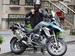 Orlando Bloom Was Spotted Taking His 2013 Bmw R1200gs Motorcycle For A Spin In New York City Motorrad