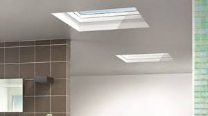 Vous souhaitez protéger ou occulter une surface vitrée horizontale ou un puits de lumière, le store coffre horizontal est fabriqué pour vous. Eclairage Piece Sombre Ou Les Combles Fenetre Et Puit De Lumiere Cote Maison
