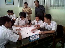 • pengajaran berpangkalan/berpos (station teaching), = gaya latihan. Pengertian Model Pembelajaran Interaktif Sch Paperplane