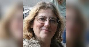 Ellen Darr's Instagram, Twitter & Facebook