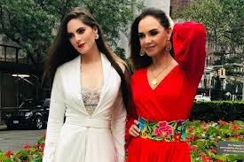 She was born in 1990s, in millennials generation. Para Ti No Hay Dinero Sofia Aragon Acusa A Lupita Jones De No Haberla Apoyado Economicamente 24 Horas Puebla