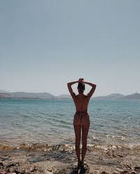 Maika Monroe Sexy Ass - Fappenist