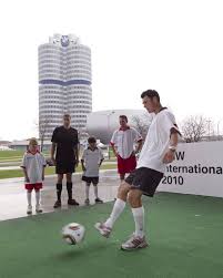 Das ist der spielbericht zur begegnung deutschland gegen england am 27.06.2010 im wettbewerb weltmeisterschaft 2010 Nach Dem Putt Ist Vor Dem Spiel Fussball Und Feixen Mit Den Golfstars Finalrunde Der Bmw International Open Endet Rechtzeitig Vor Dem Wm Klassiker Deutschland Gegen England