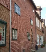 Dort erfahrt ihr alles über unsere angebote im haus und vor allem wie ihr zu hause und digital mit uns in kontakt bleiben könnt. Das Schwangere Haus Luneburg Aktuelle 2021 Lohnt Es Sich Mit Fotos Tripadvisor