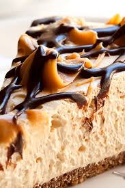 Ihr Traumt Nicht Diese Snickers Torte Tragt Zu Einer Gesunden Ernahrung Bei Wir Haben Das Rezept Snickers Torte Kuchen Und Torten Rezepte Snickers Kuchen