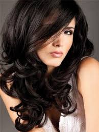 Focusing on layering provides more dimension as shorter front pieces cascade into longer pieces. 35 Stylish Haircuts For Long Hair Godfather Style