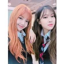 Fotos de princesa poses fotos de dibujos animados imagenes de black fotos de perfil whatsapp celebridades guapas caras de risa fotos de perfil actrices adolescentes. Chaelisa Instagram Update Blackpink Lisa Lisa Rose Blackpink Jisoo