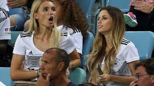 Auf dieser seite werden bilder und infos von spielerfrauen der ersten bundesliga hochgeladen. Diese Spielerfrauen Unterstutzen Ihre Wm Helden In Kasan