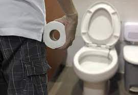 If you notice air bubbles in the toilet while you shower, this may be an indication of an underlying plumbing issue. Air Bubbles From Pooping That Rise To The Surface And Pop Scary Symptoms