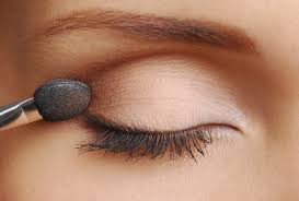 Tolles Augen Make Up 4 Schritte Lidschatten Richtig Auftragen Lidschatten Richtig Auftragen Tolle Augen Lidschatten