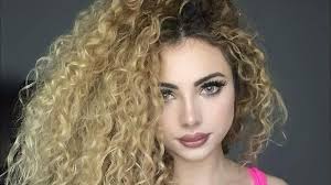 Kredit umožní i stahování neomezenou. Elkapraztatta Rajongoit Opitz Barbara Barbie Nak Oltozott Blikk