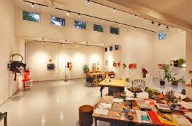 Gorgeous Track Lighting Ideas For The Contemporary Home Modern House Modern Home Office Art Studio Lighting