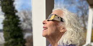 This is 86: Retired Psychologist/Painter Bella Ruth Bader Responds to The  Oldster Magazine Questionnaire