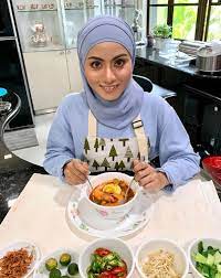 Jadi jikalau anda tidak pernah kenal secara mendalam dgn fareeda ini adalah tidak baik untuk terus menunding jari atau menyalahkan pihak. Ibu Awak Sangat Cantik Mawar Tak Nampak Tua Langsung Netizen Berita Kopak Cc