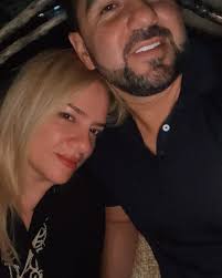 Gabriela Pazmiño added a new photo.