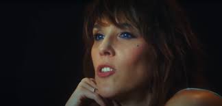 Zaz signe son retour en beauté avec « Sains et saufs », une ode poétique à l'amour et à la liberté – ActuaNews.fr