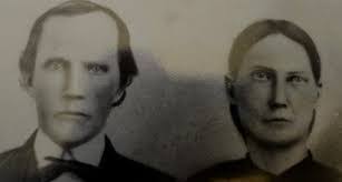 Leslie Couch's Instagram, Twitter & Facebook