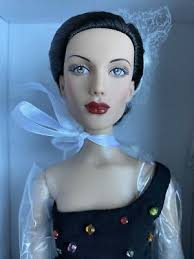 Tonner Tyler Theatre De La Mode GLAMOROUS #75 GINA Head Sculpt Fashion Doll  NRFB