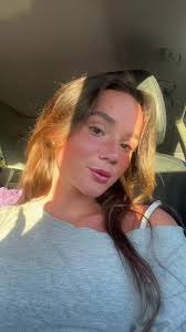 Lipsync Performance by Anna Darrow