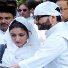 Who is kareena kapoor's father in law mansoor ali khan? Legendary Cricketer Mansur Ali Khan Pataudi Laid To Rest