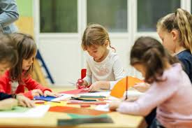 Je nach einrichtung und trägerschaft (zum beispiel städtisch, kirchlich oder privat) überreichen sie die anmeldung dem kindergarten selbst oder einer übergeordneten verwaltung. Anmeldung Im Kindergarten Nach Dem Umzug
