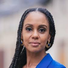 Hannah Ryder's Instagram, Twitter & Facebook