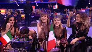Italian rock band måneskin, who won the 2021 eurovision song contest on may 22, will be taking a drug test for allegedly doing cocaine on the show's live, global broadcast. Eurovision Song Contest 2021 Damiano From Maneskin Does Not Snort Cocaine Youtube
