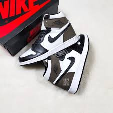 Browse our wide selection of jordan clothing and accessoires on stylicy malaysia. Nike Air Jordan 1 Retro High Og Dark Mocha Shopee Malaysia