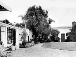 Front Yard With Guesthouse On The Left And Front Door To The Right August 1962 Marilyn Monroe Marilyn Norma Jean