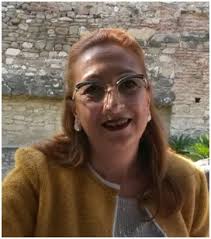 Kostume popullore te trevave te Elbasanit . A mund te na shkruani ciles  zone i perkasin ?