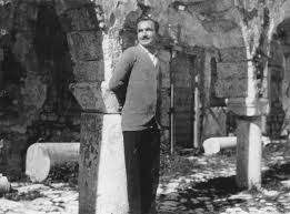 Στο φιλμ καζαντζάκης, που στηρίζεται στο έργο αναφορά στον γκρέκο, είναι και η τελευταία εμφάνιση του στάθη ψάλτη, στο ρόλο του ηγούμενου της μονής σινά. Syntomh Biografia Kazantzaki Gr