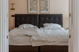 Die matratze liegt auf einer box mit eingebautem federkern. Boxspringbett Eleganter Und Moderner Als Normales Bett