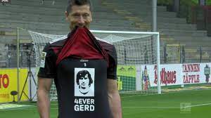 © robert lewandowski celebrando con su afición / ap germany soccer bundesliga. Pnislmljivfqam