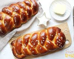 Le Kouglof Alsacien Traditionnel Recette Brioche Tressee Brioche Tressee Brioche Facile